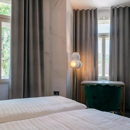 מלון Dvorec Gregorcic 4*